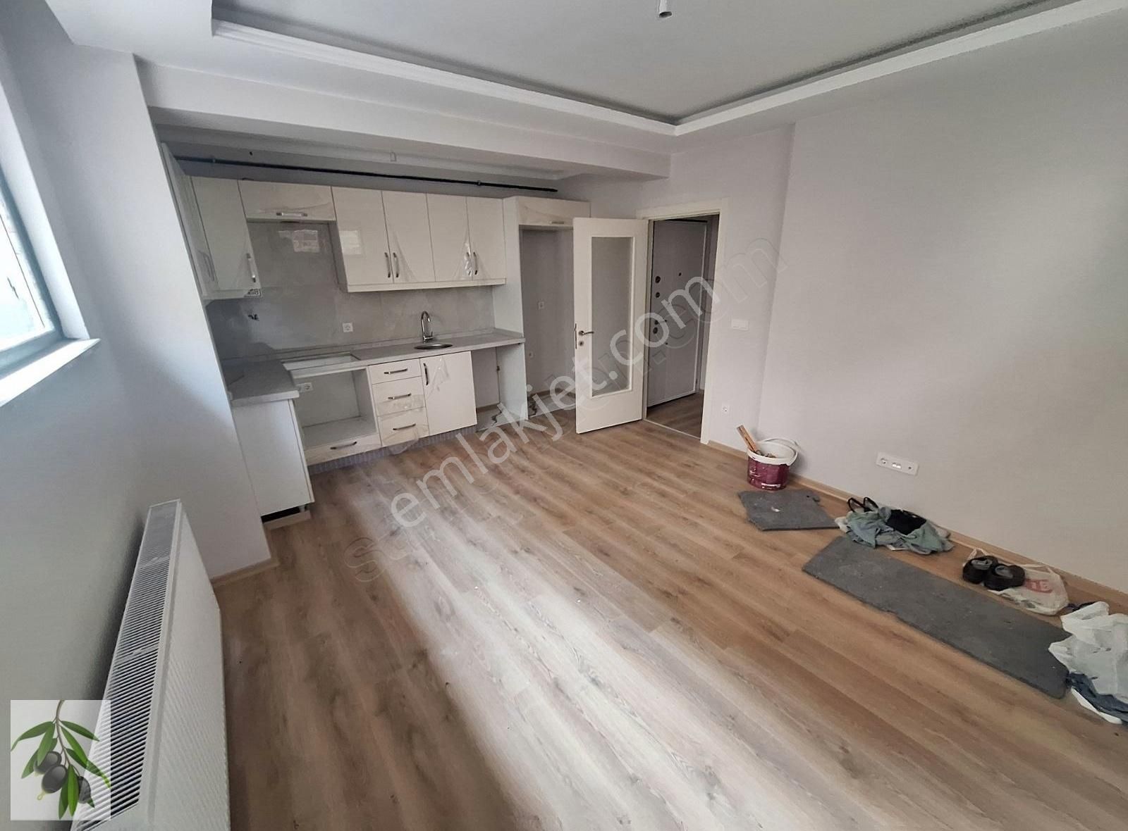 Sıfır Binada...müthiş Konumda...kullanışlı Odalar 1+1 Yatırımlık