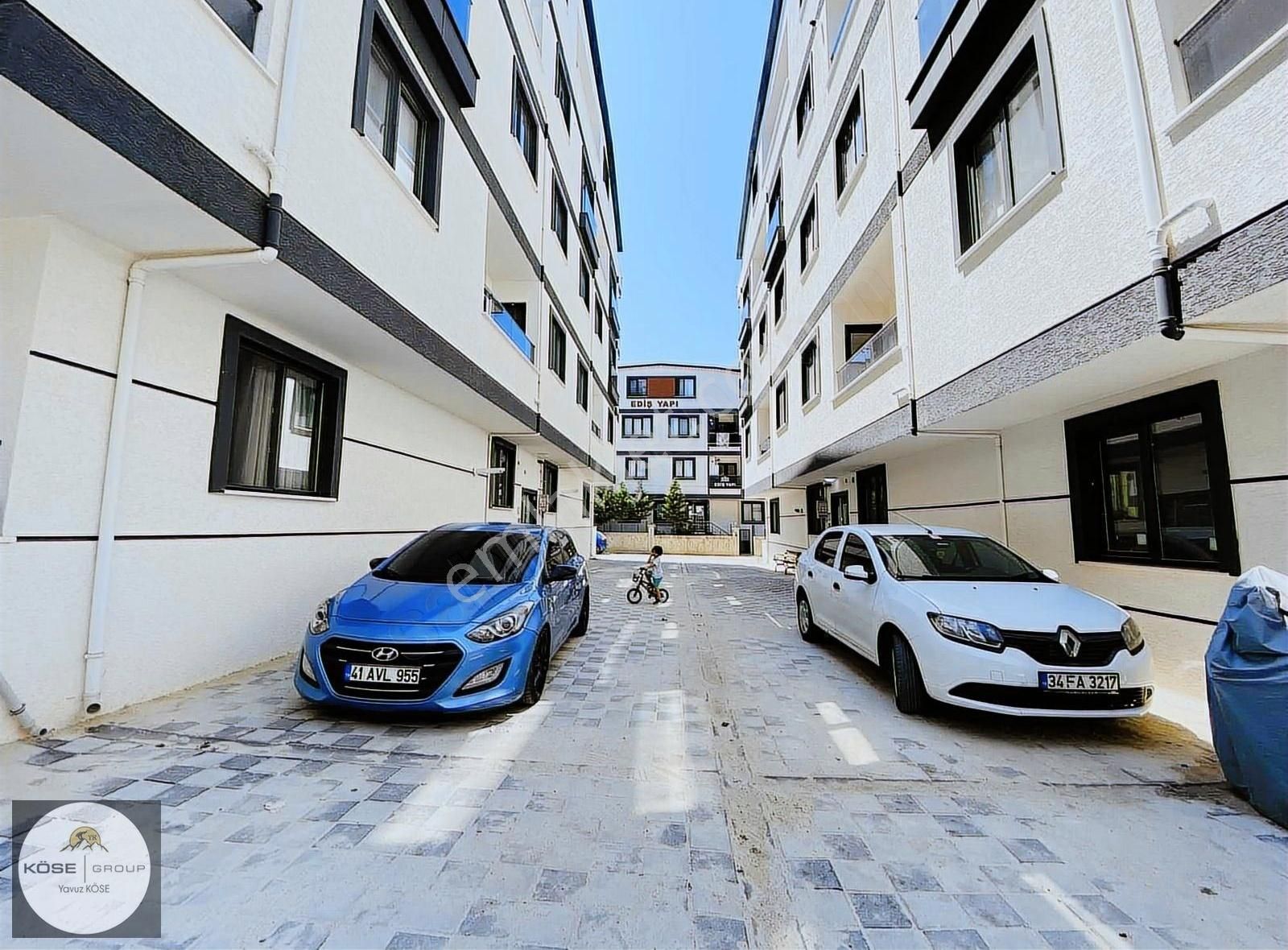 Darıca Pirireis Tuzla Cad Satılık 2+1 Arakat Daire !!! Asansörlü
