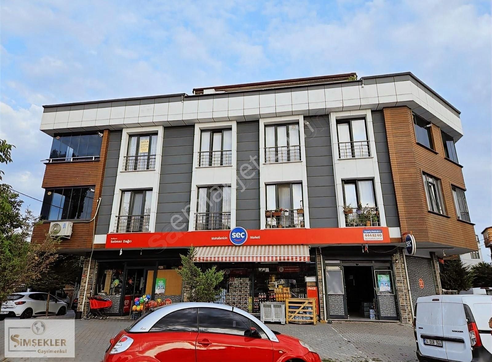 Bolluca Merkezde 3+1 Çok Geniş Ferah Satılık Dublex