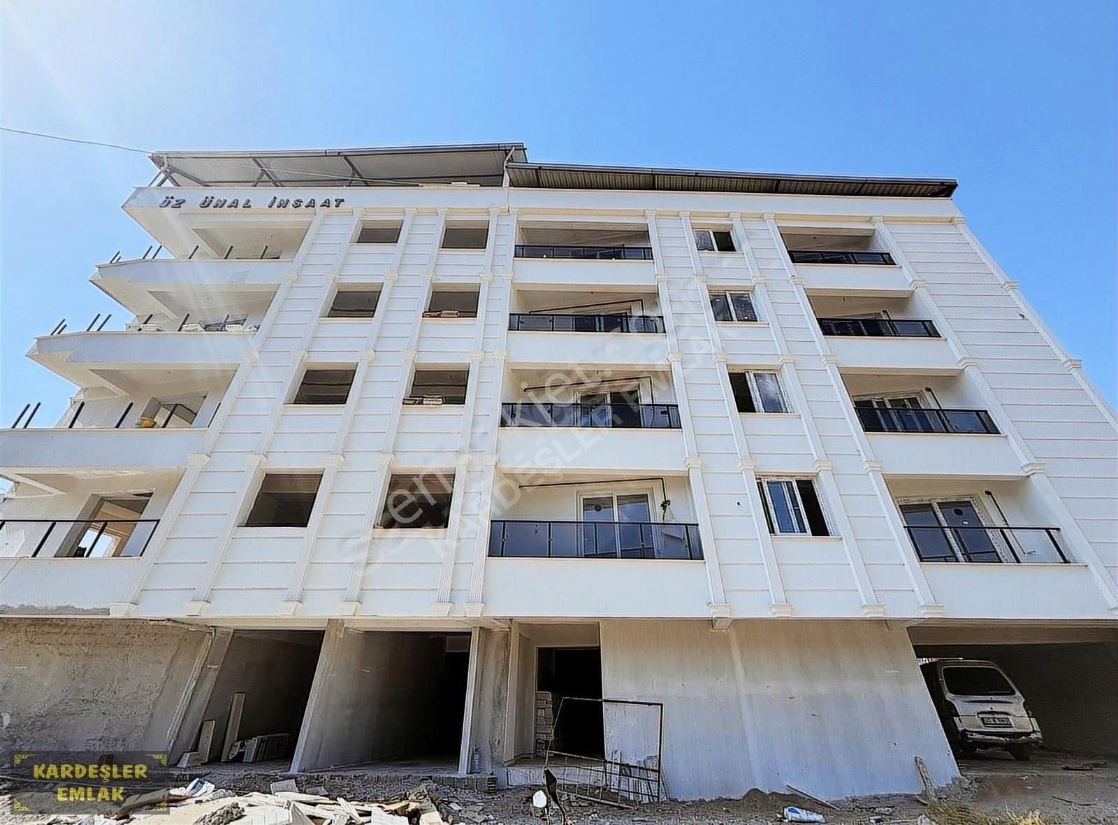 Barboros Mahallesinde Satılık Yeni 1+1 Daire