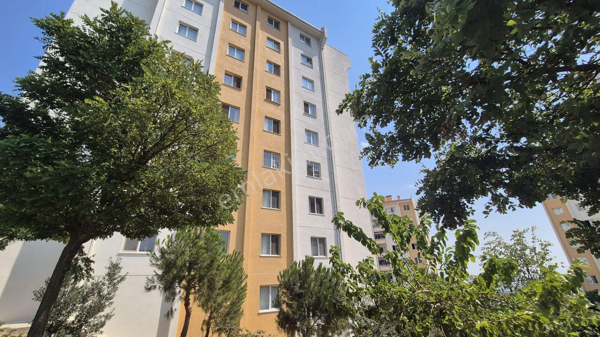 Buca Tokı Konutlarında Batı Cephe Manzaralı Ve Merkezı Konumda 3+1 Kıralık Daıre