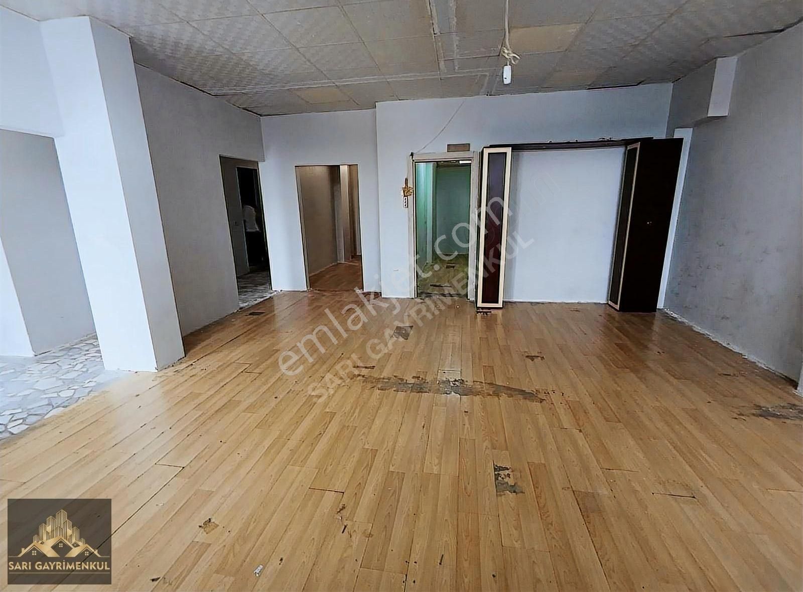 Sarı Gayrimenkuldan Satılık Dükkan 120 Metrekare 22 Hissesi Var.