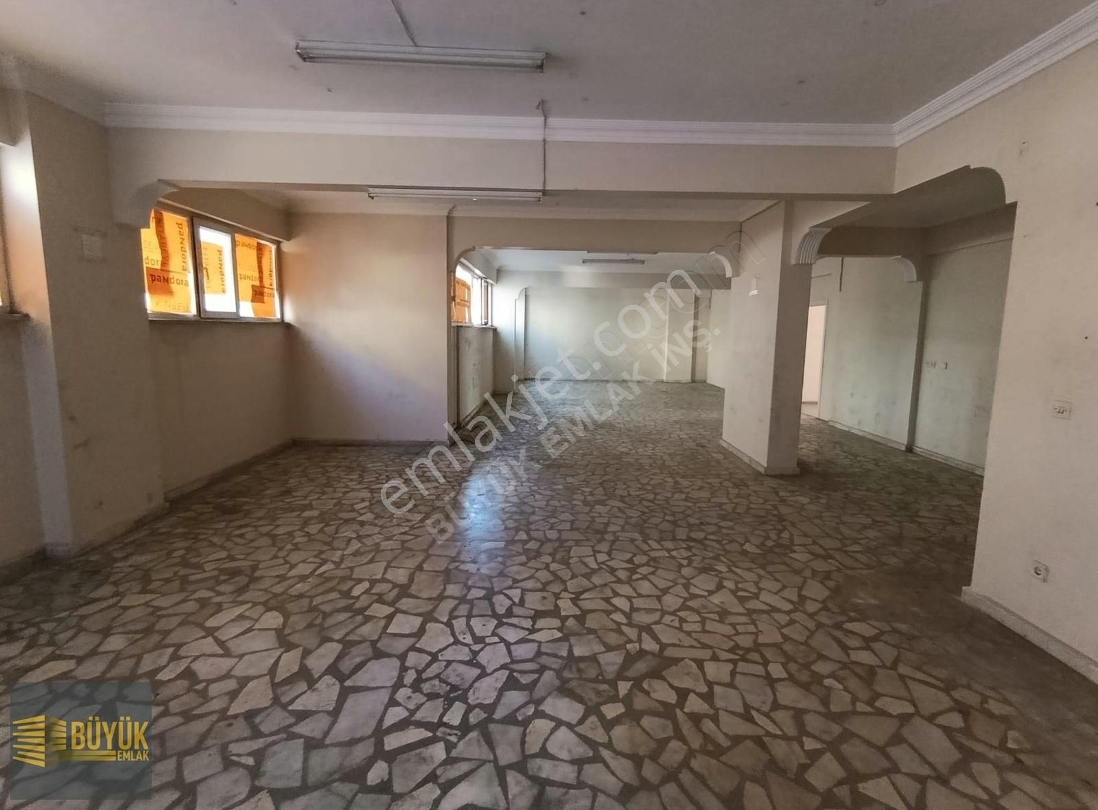Kiralık Dükkan/depo 350 M² - H.edip Adıvar Mah.