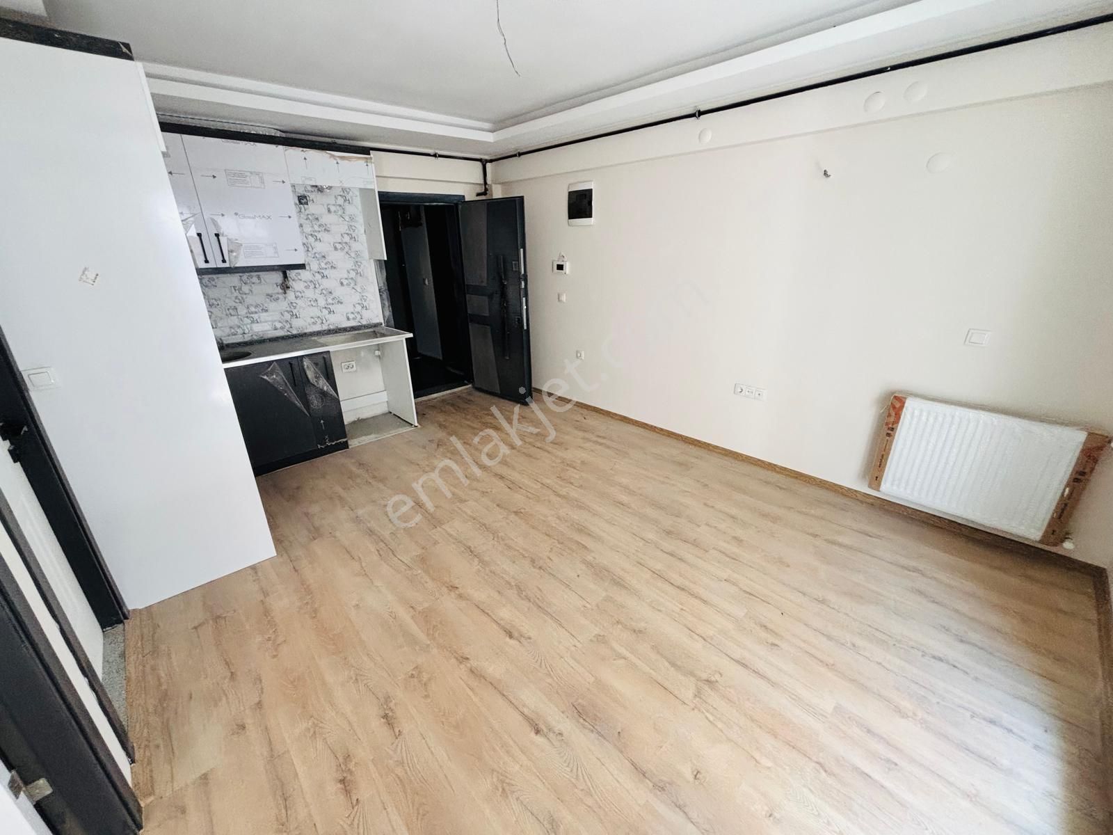 Bozyaka Hastane Genç Binada Asansörlü 1+1 Kiralık Daireler