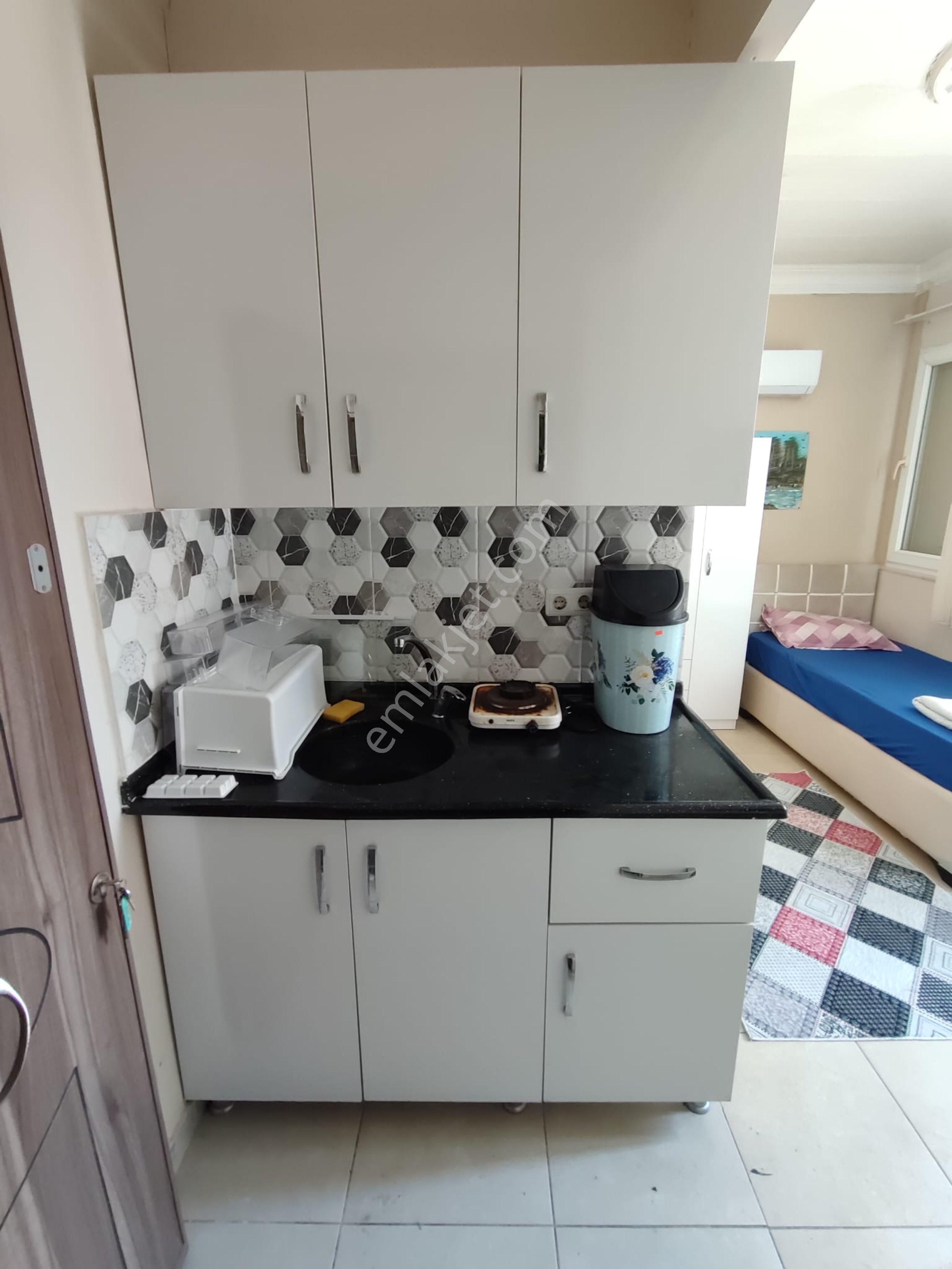 Kenanevrende Zeki Usta Arkasında Eşyalı Kiralık 1+0