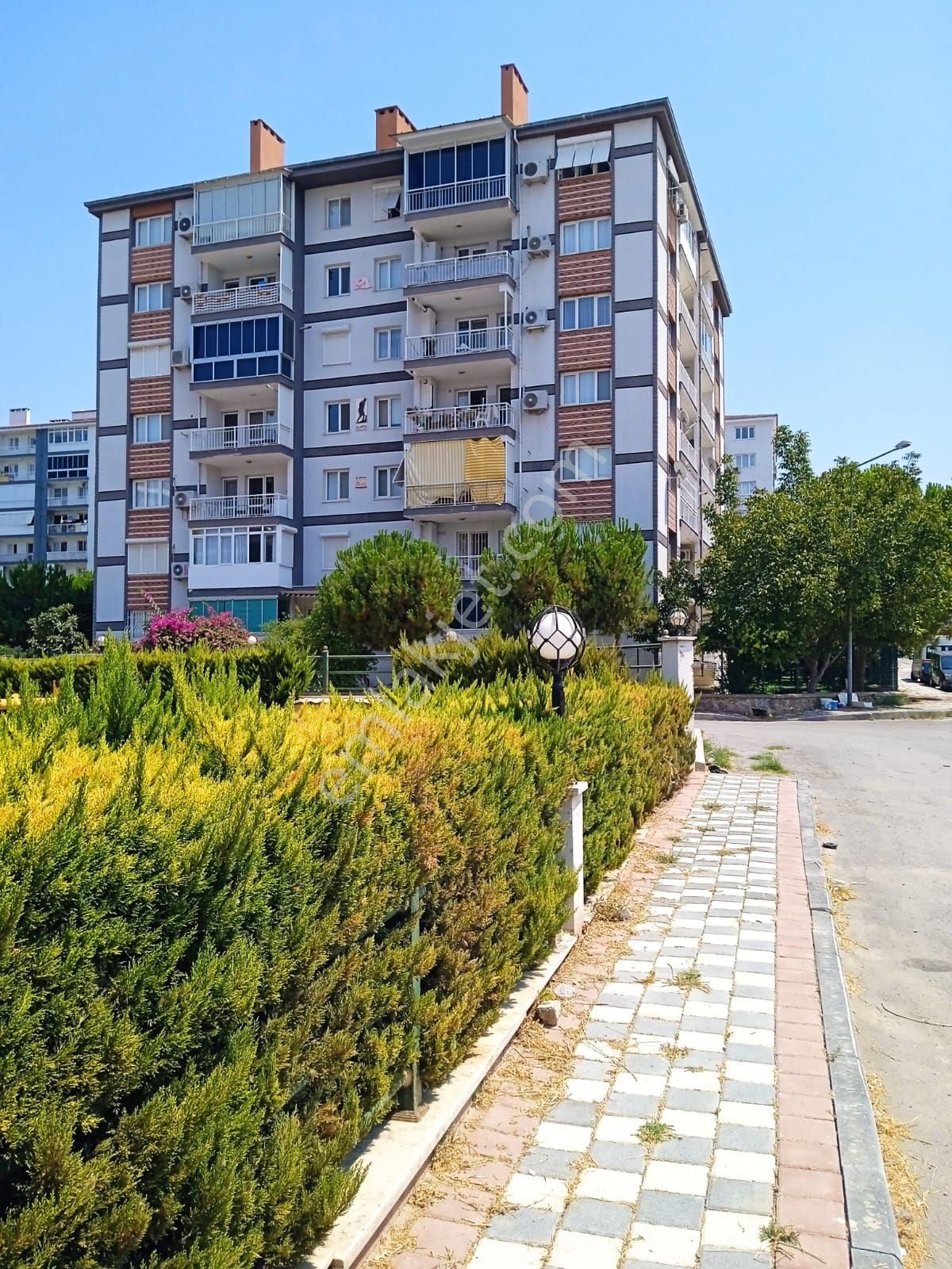 3+1 Ulukentte 35.sokağin Altinda Çift Balkon, Önü Açık manzaralı kapanmaz Konumda
