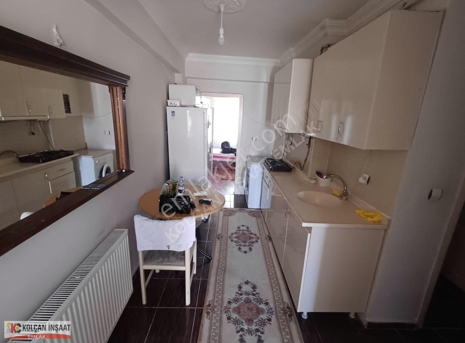 Kolçan Emlak'tan Meydan'da Geniş 1+1 Eşyalı Daire