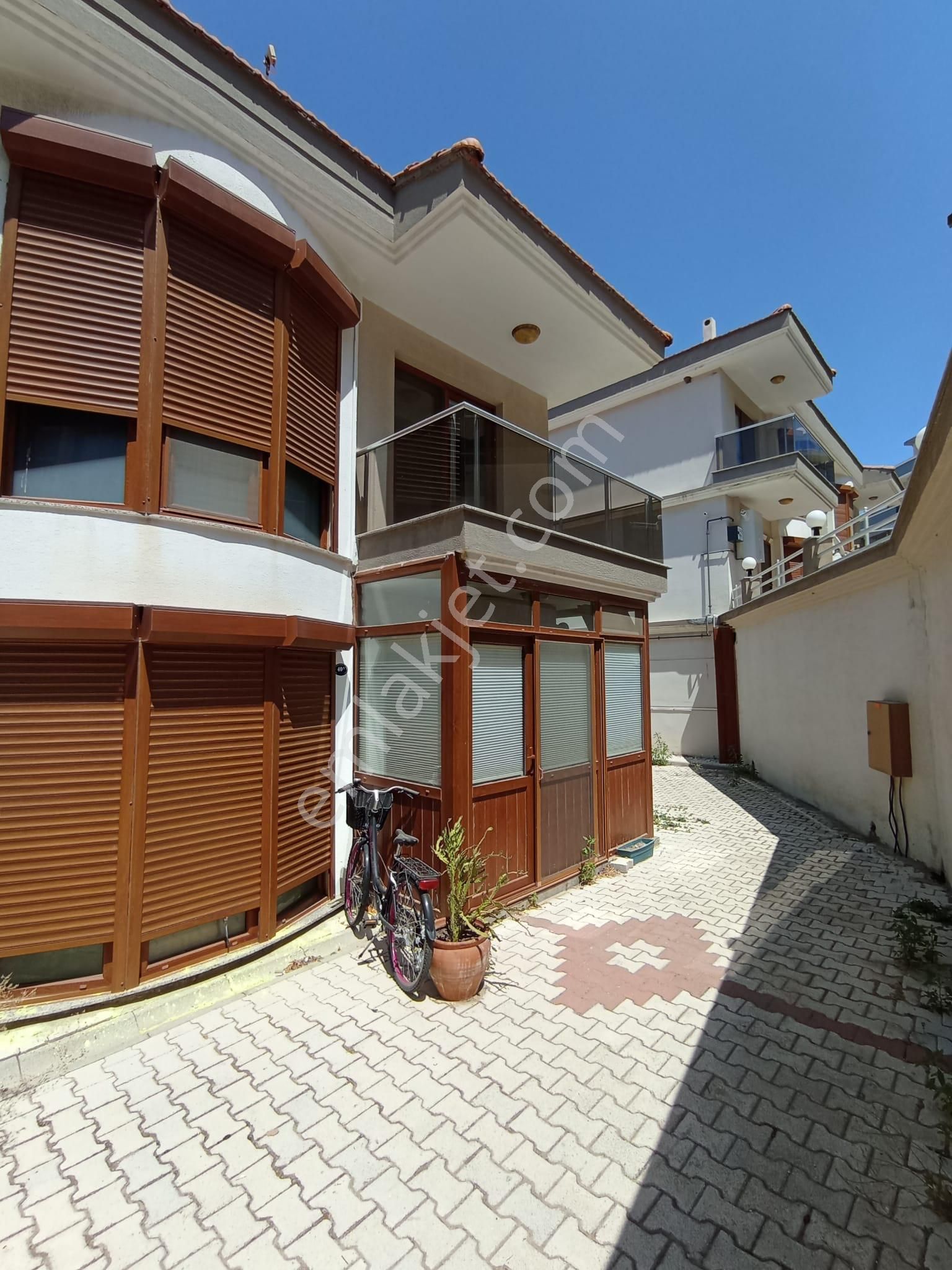 Satılık Yeni Foça Narezen'de Villa Foça Sitesi'nde Şahane Tripleks Müstakil Ev - Görsel 4