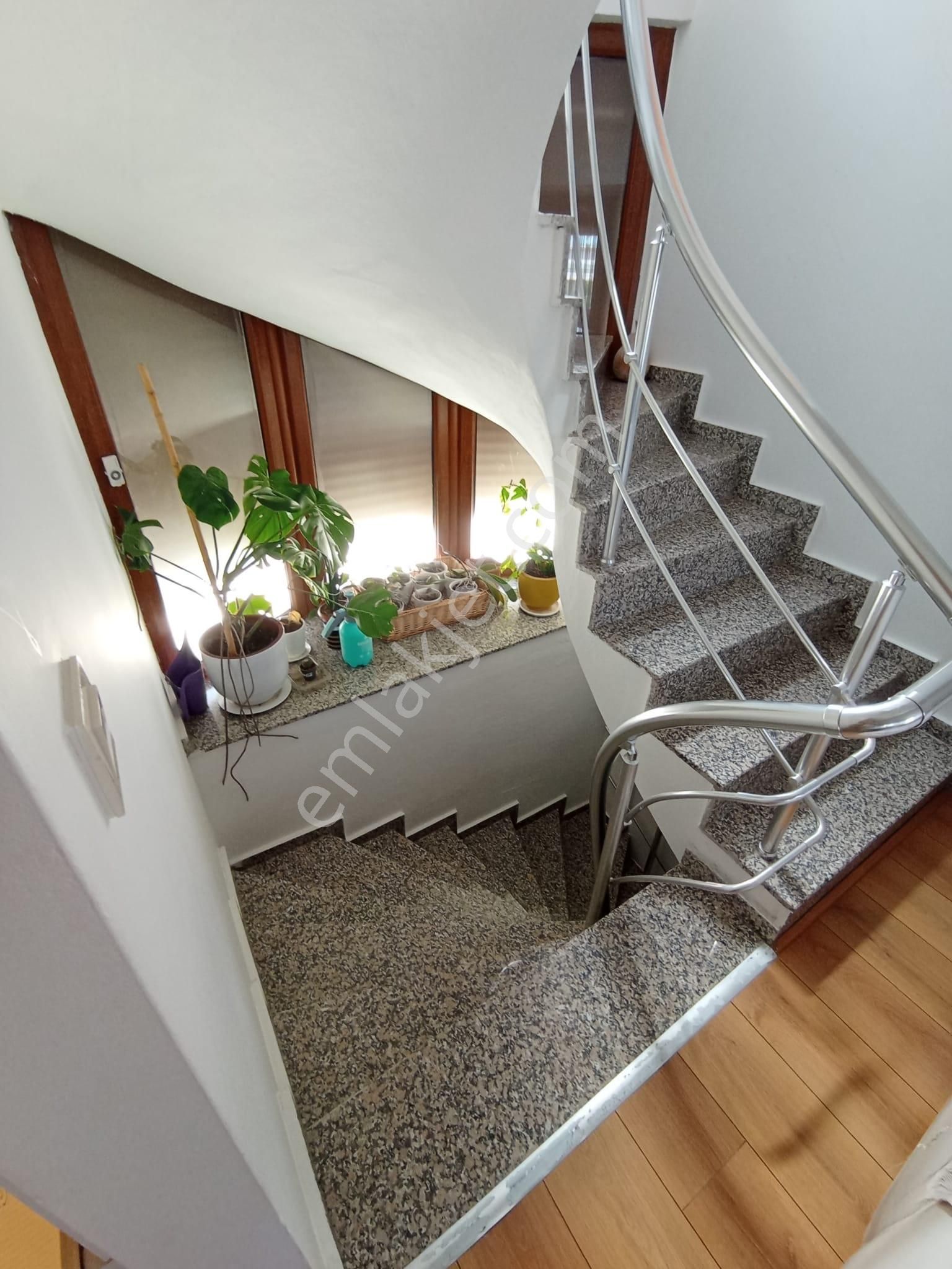 Satılık Yeni Foça Narezen'de Villa Foça Sitesi'nde Şahane Tripleks Müstakil Ev - Görsel 6