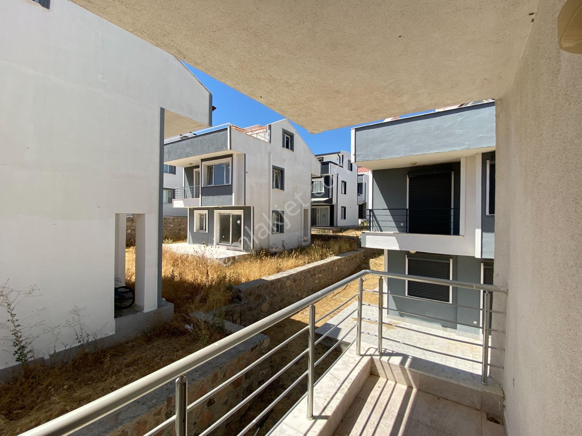 Çandarlı'da Panoramik Deniz Manzaralı Müstakil Satılık 3+1villa - Görsel 16