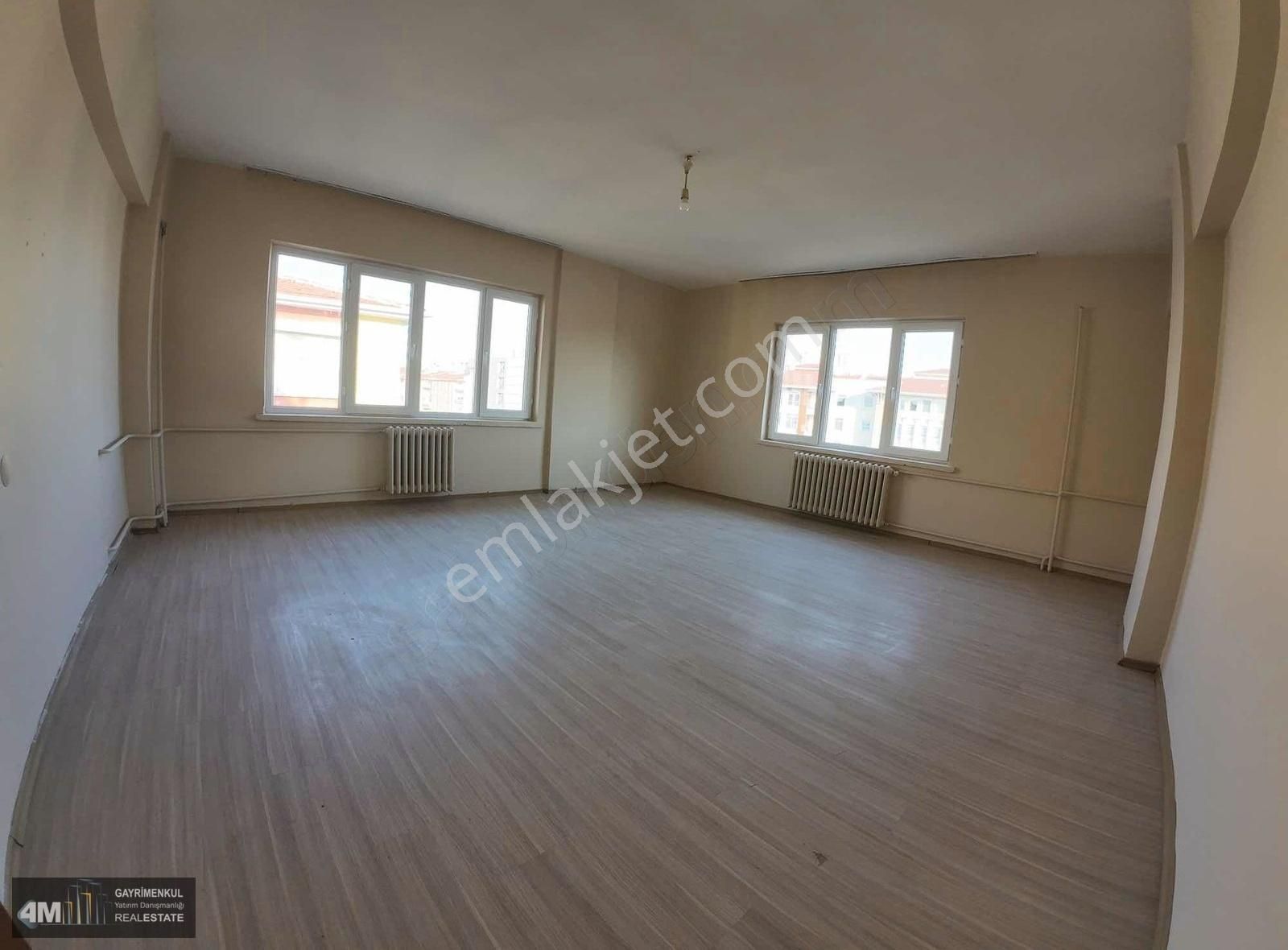 4m'den Kurtuluş Mahallesi Asansörlü 120m2 3+1
