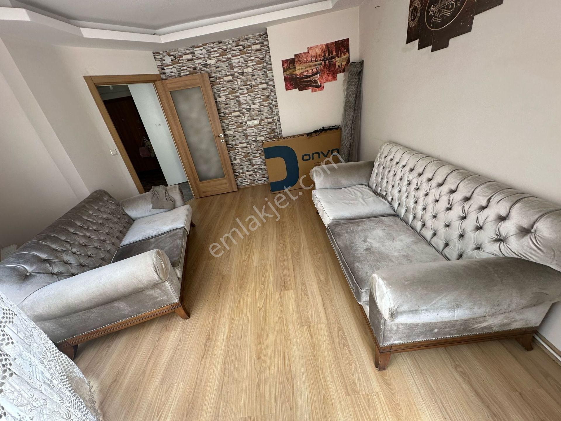 Güven Emlak Tan Eşayalı Ögrenciye Ve Aileye Uygun Ara Kat 2+1 Kiralık Daire
