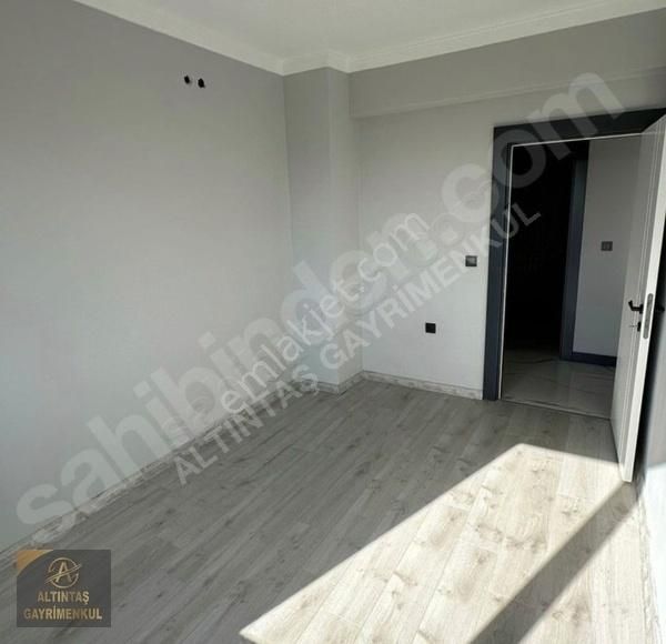 Törekent Mah.yerden Isıtmalı +güvenlikli Site 4+1 Kiralık Daire