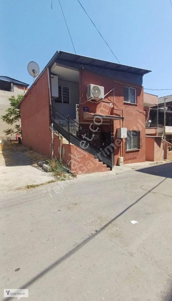 Köşe Bına Bakımlı Müstakil Ev