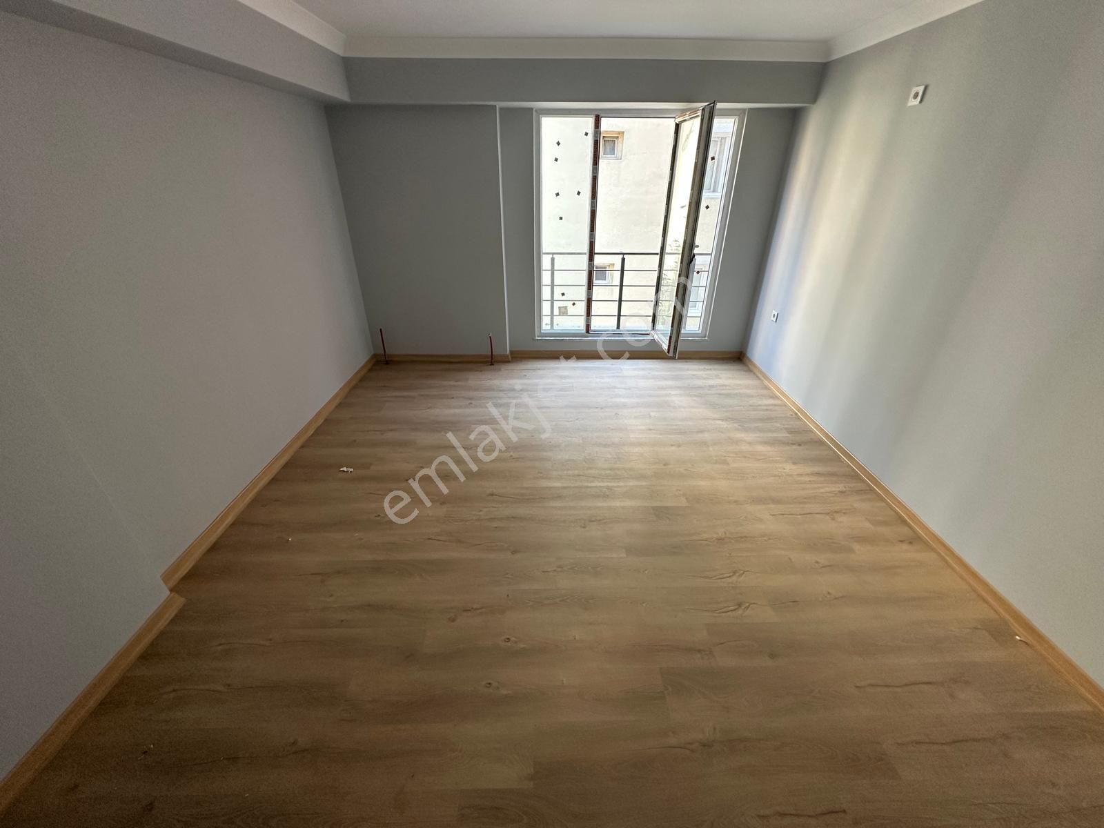Bahçelievler'de Butik Sitede K.otoparklı Sıfır 2+1 Ara Kat