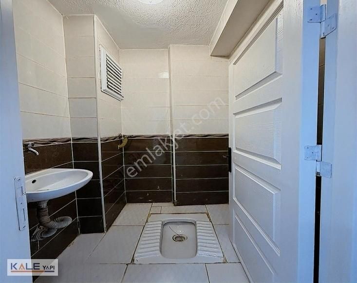 Bahçeşehir Konumunda Özel Tasarımlı Satılık 2+1 Bahçeli Daire - Görsel 20