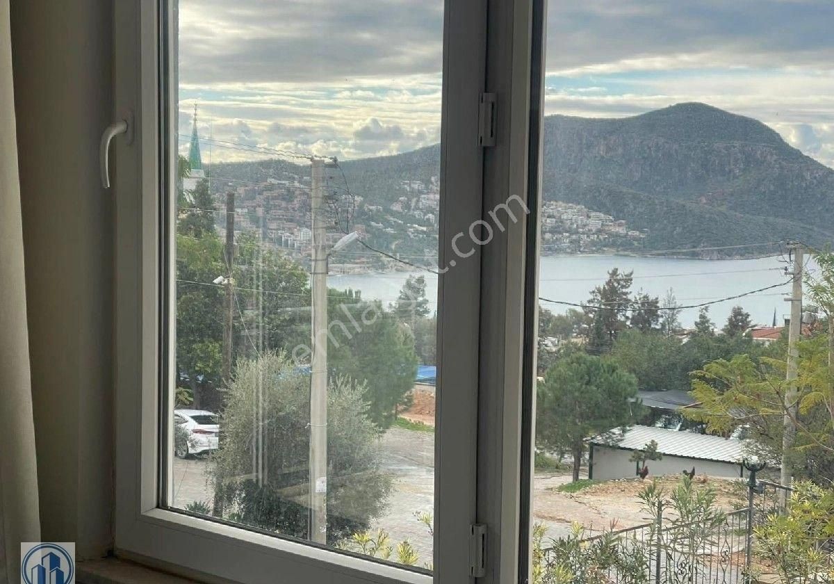 Kaş Kalkan Menteşe'de Denız Manzaralı 2+1 Daıre