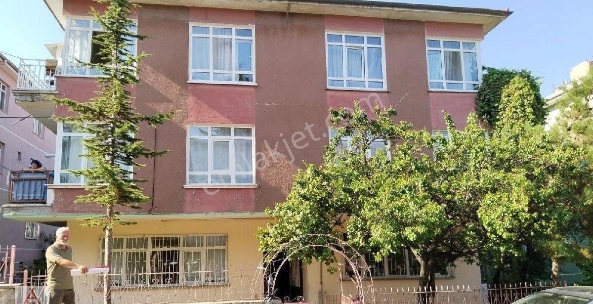Uzman Emlak'tan 3+1 Yüksek Giriş Ön Cephe Daire