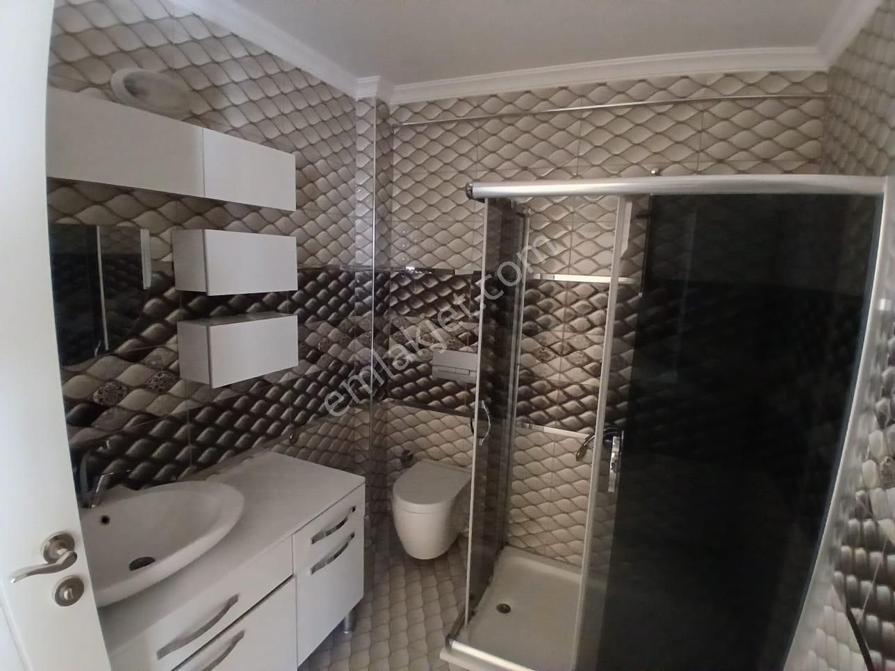 Akçay Emlak'tan Akşehir Yarenler Mahallesi Cumbul Sitesinde Ara Kat Kiralık 3+1 Daire