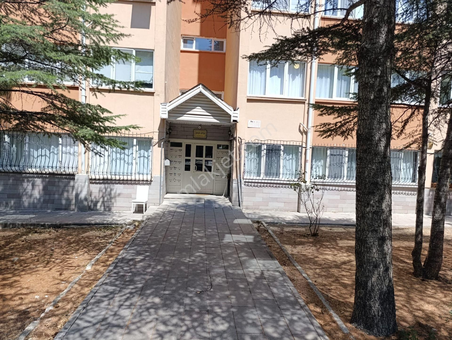 Çankaya Şeker Bloklarında 6.kat Asansörlü Satılık Daire