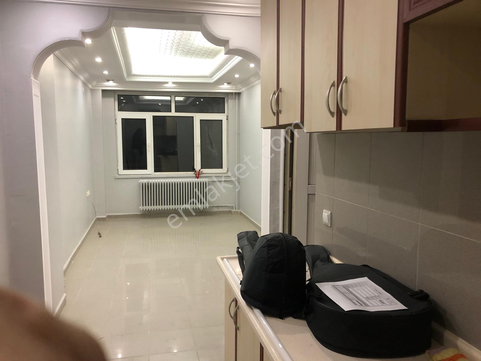 Akçay Emlak'tan Akşehir Çarşı Merkezde Tek Tapu Fiyatına Üç Ayrı Tapulu Satılık Ofisler (dükkanlar) - Görsel 9