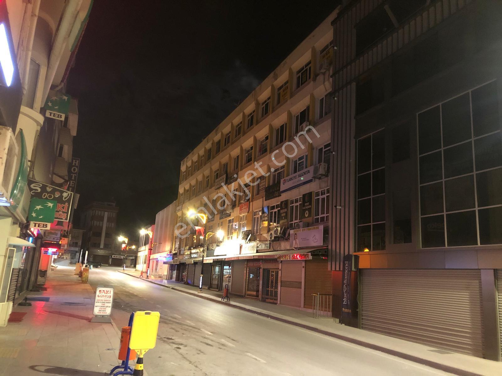 Akçay Emlak'tan Akşehir Çarşı Merkezde Tek Tapu Fiyatına Üç Ayrı Tapulu Satılık Ofisler (dükkanlar) - Görsel 28