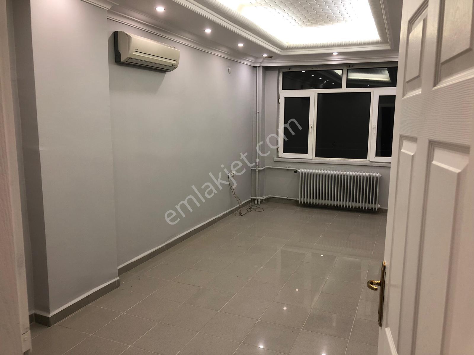 Akçay Emlak'tan Akşehir Çarşı Merkezde Tek Tapu Fiyatına Üç Ayrı Tapulu Satılık Ofisler (dükkanlar) - Görsel 6