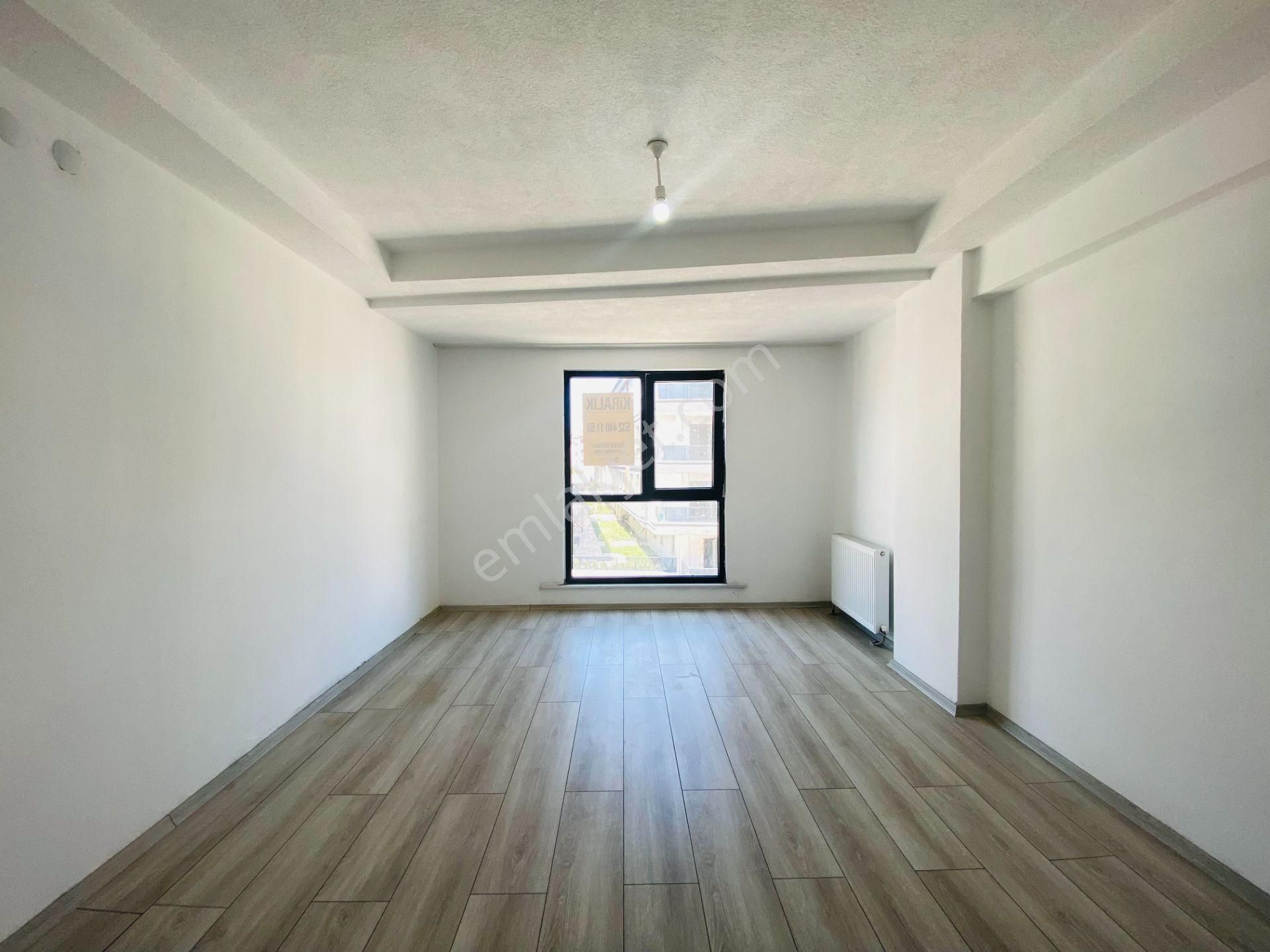 Güven'den Kapaklı'da Hastaneye Yakın,cam Balkonlu Kiralık 2+1 Ev