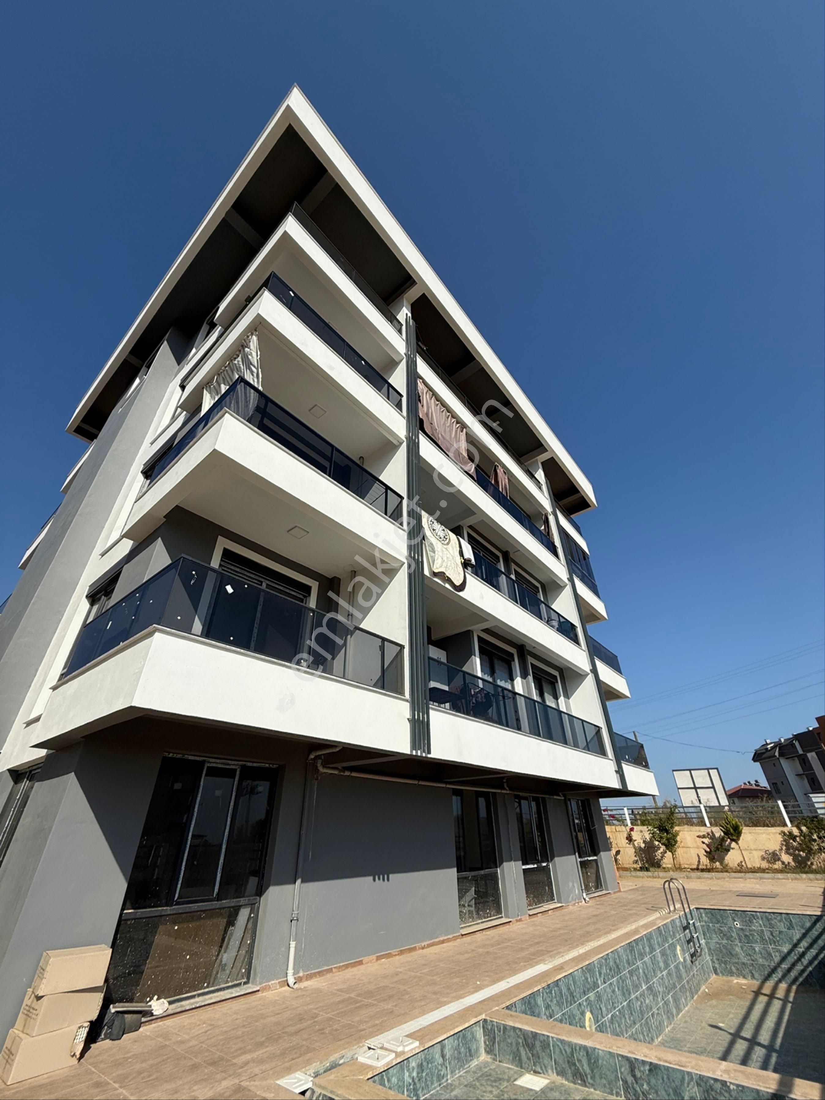 Alanya Payallar’da Satılık 1+1 Lüks Deniz Manzaralı Daire