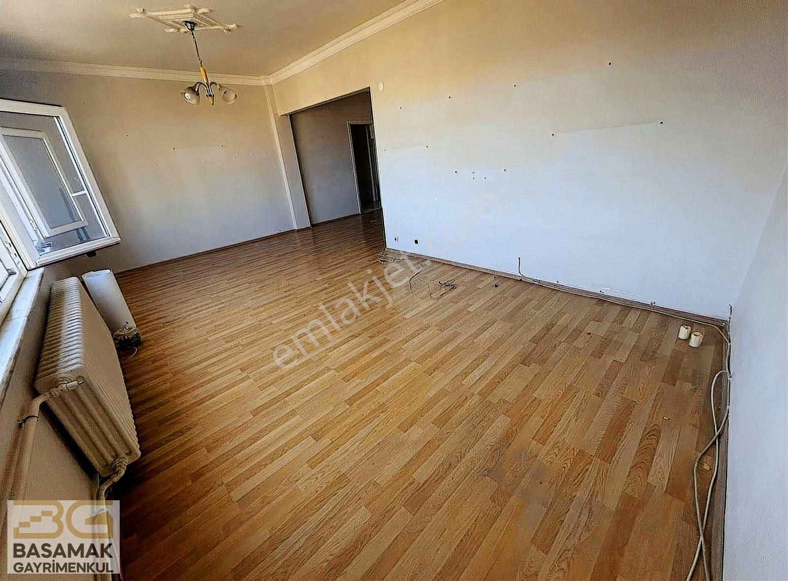 Basamak Gayrimenkul'den Bakırköy Marmaray Yakını Kiralık 3+1
