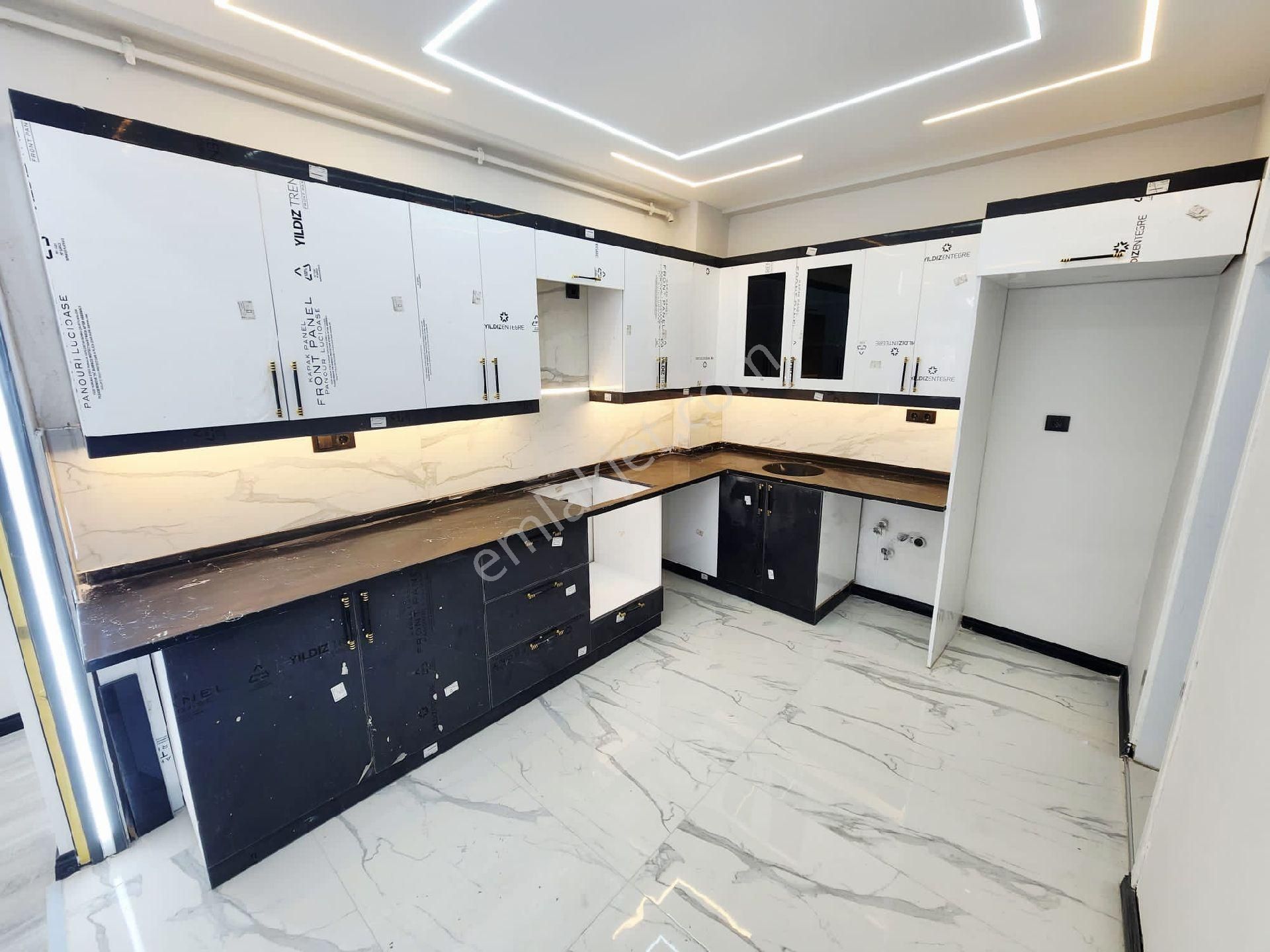Samsun İlkadım Rasathane Mahallesi'nde İçi Yapılı Masrafsız 3+1 Satılık Daire