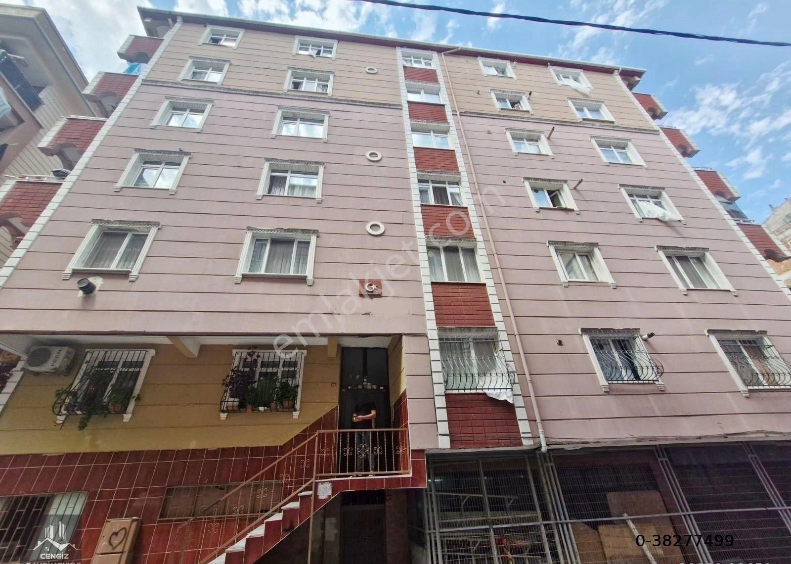 Yenibosna Mevlana Camii Yakını Ferah 2+1 Hisseli Dördüncü Kat