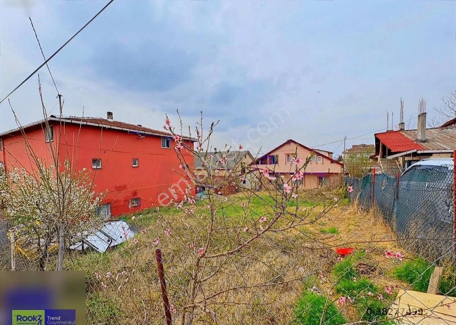 Çekmeköy Ömerli Koçullu İmarlı 371 M2 Arsa