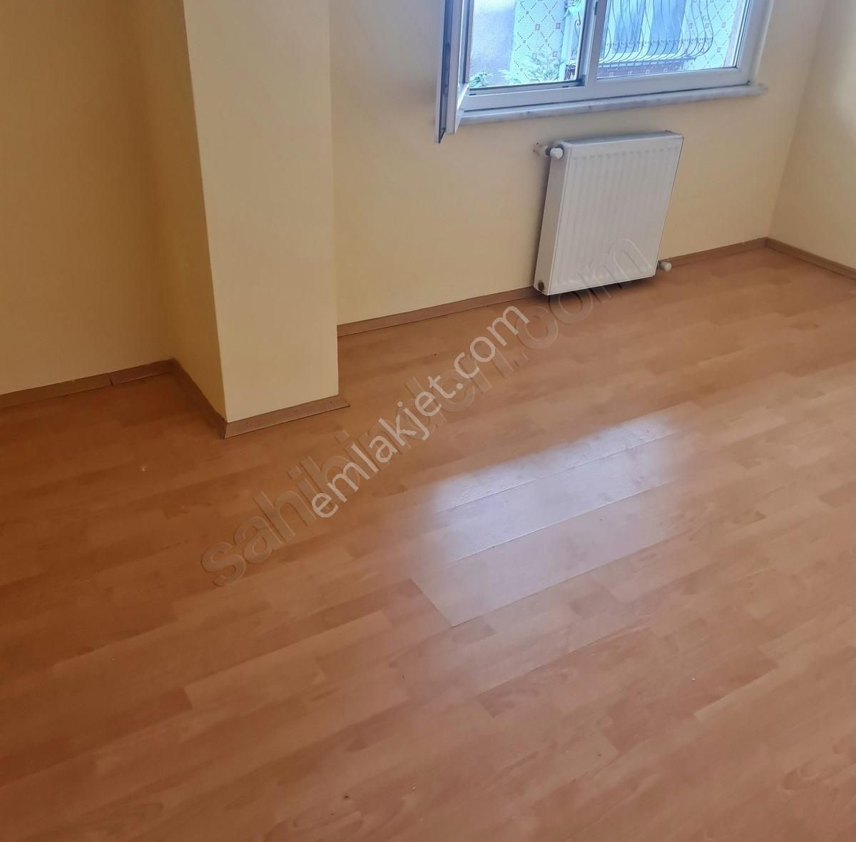 Halkalı 10 Yıllık Caddeye Yakın İskanlı Asansörlü 2+1 Kiralık