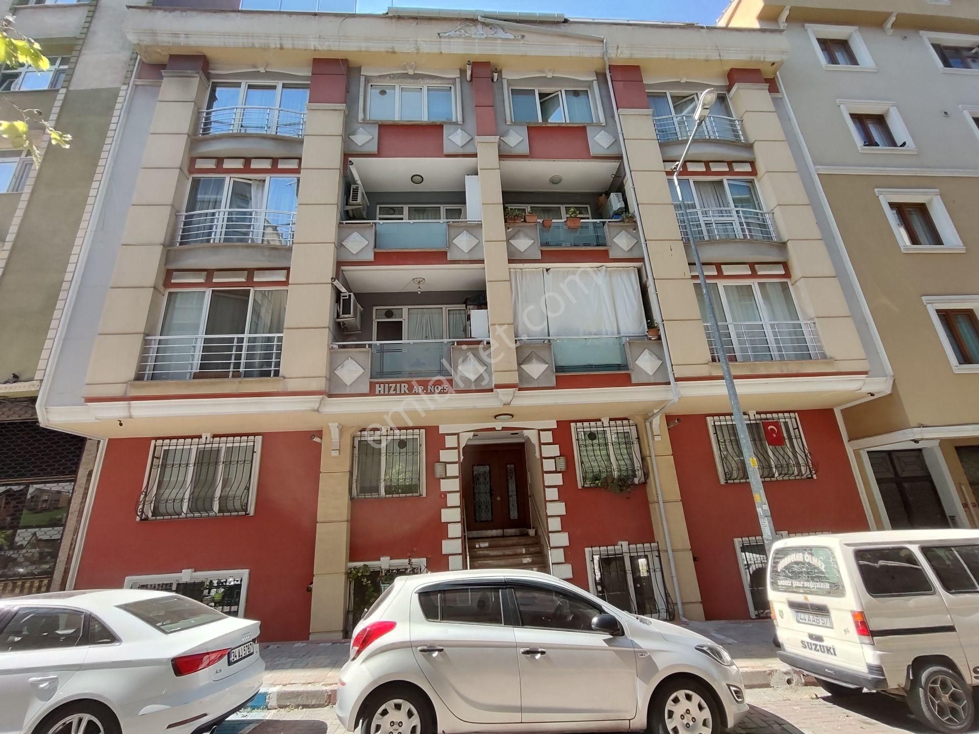 Güngören'de 16 Yıllık Binada 2+1 Geniş Bahçeli Satılık Daire