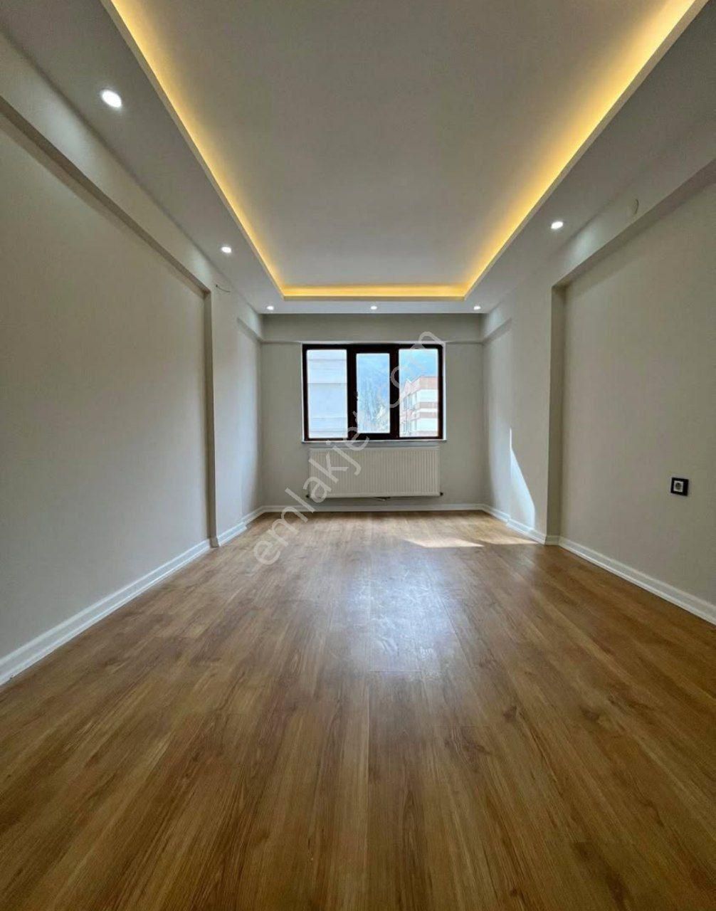 Bahçelievler Mah. Ev Sahibinden Ulaşıma Yakin 2+1 Daire