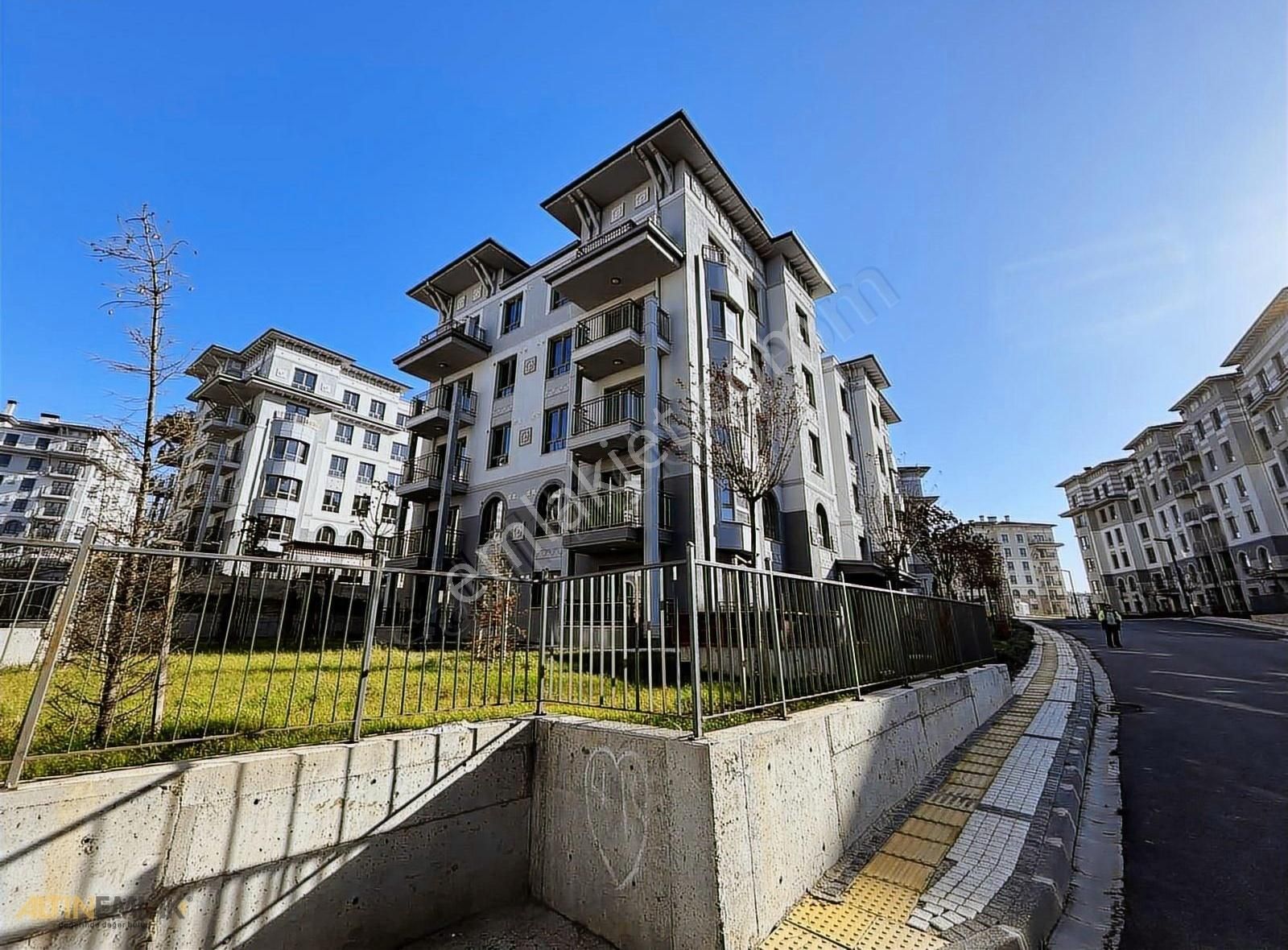 Esenler 15 Temmuz Mahallesi Selçuklu Satılık 96 M2 2+1 Daire