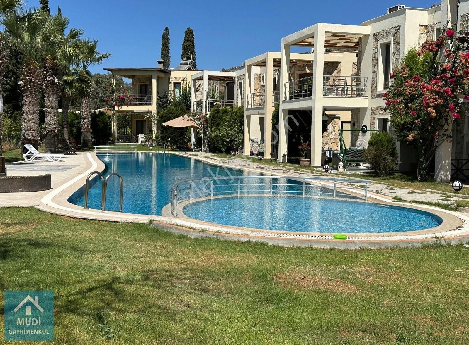 Bodrum Yahşi Denize Yakın Bahçeli Sitede Kiralık 3+1 Geniş Daire