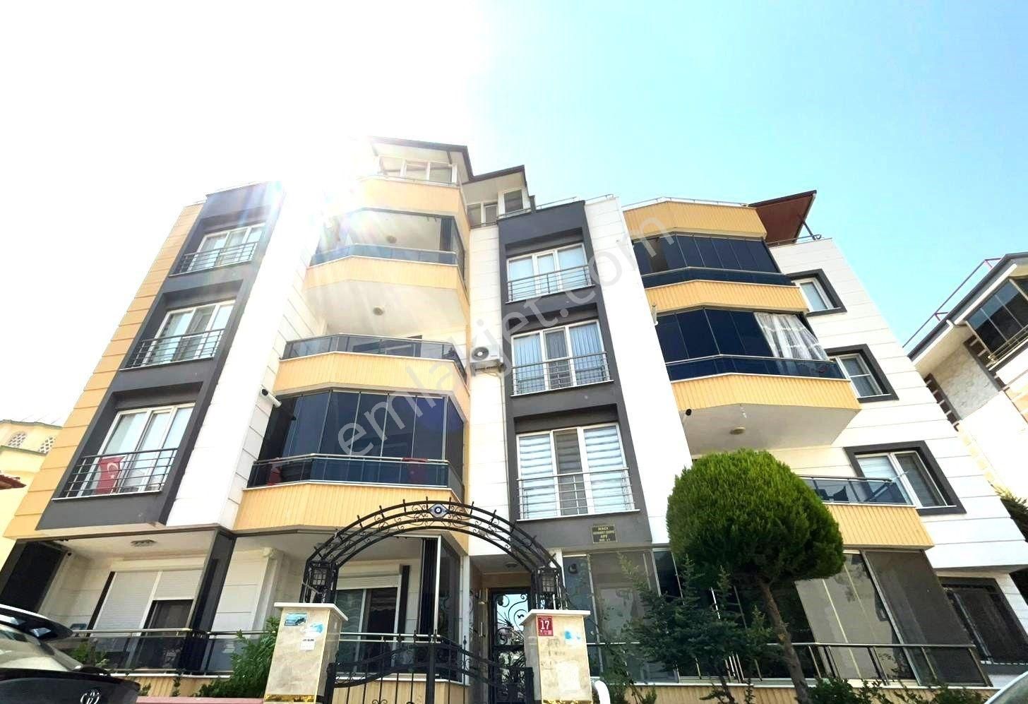 Tek Yetkili Aygülden Akçay'da Ara Kat Ayrı Mutfak Doğalgaz Kombili Geniş Balkonlu 2+1 Satılık Daire