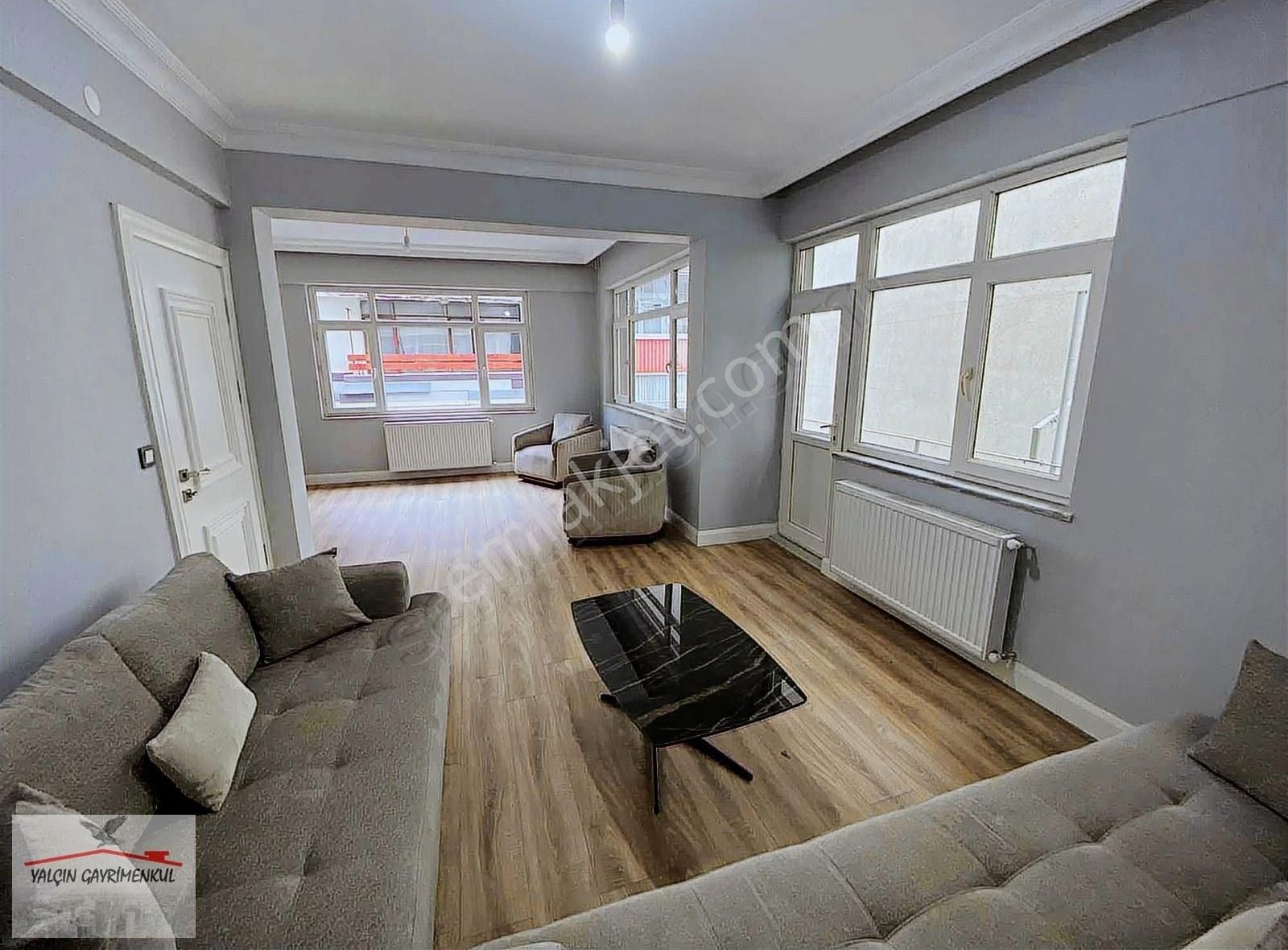 Çiftlik Caddesinde Salon Mutfak Ayrı Geniş Kiralık 2+1 Daire