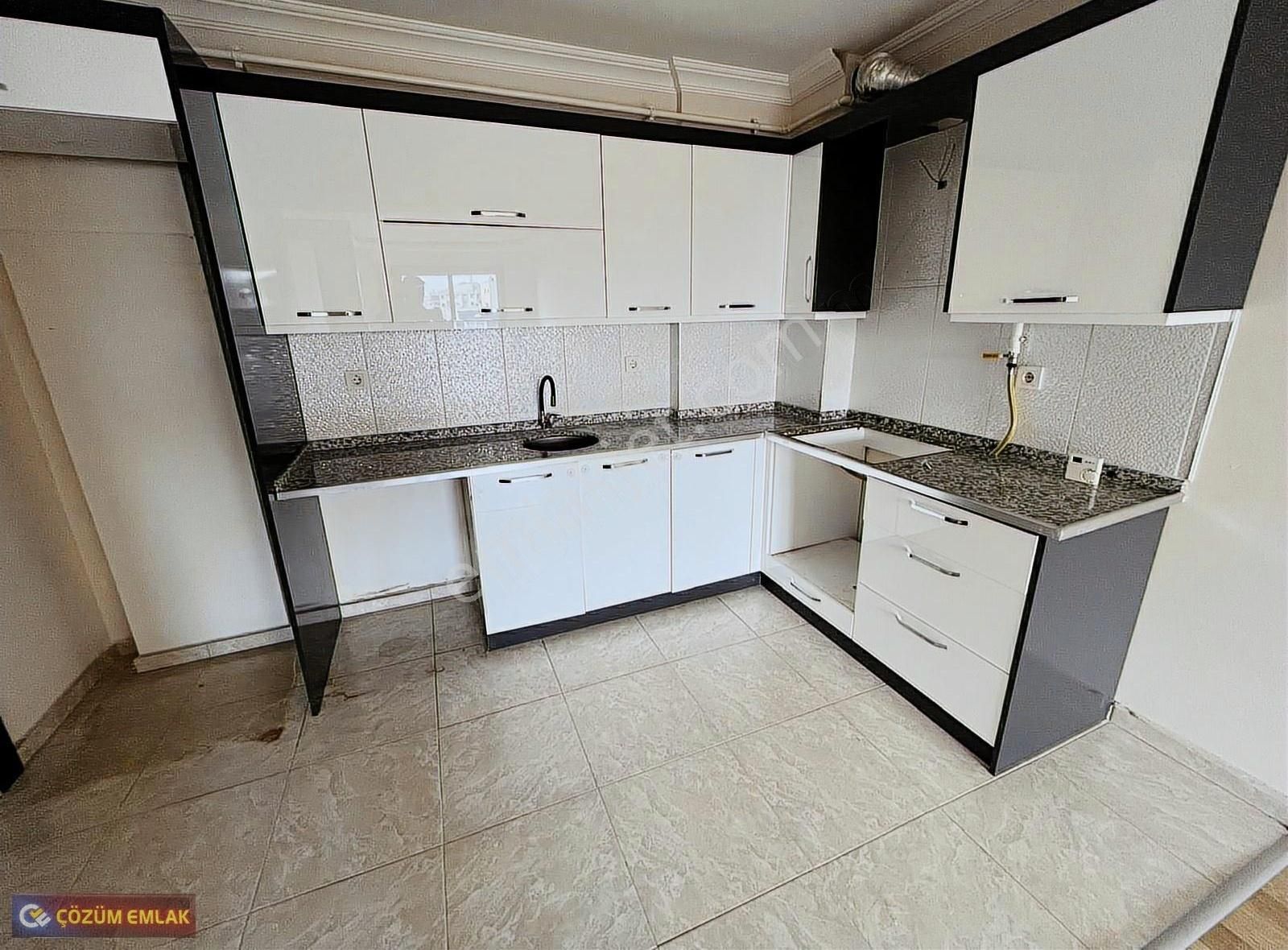 Çözüm Emlak'tan 6+1 Dubleks İstasyon Civarında Kiralık Daire