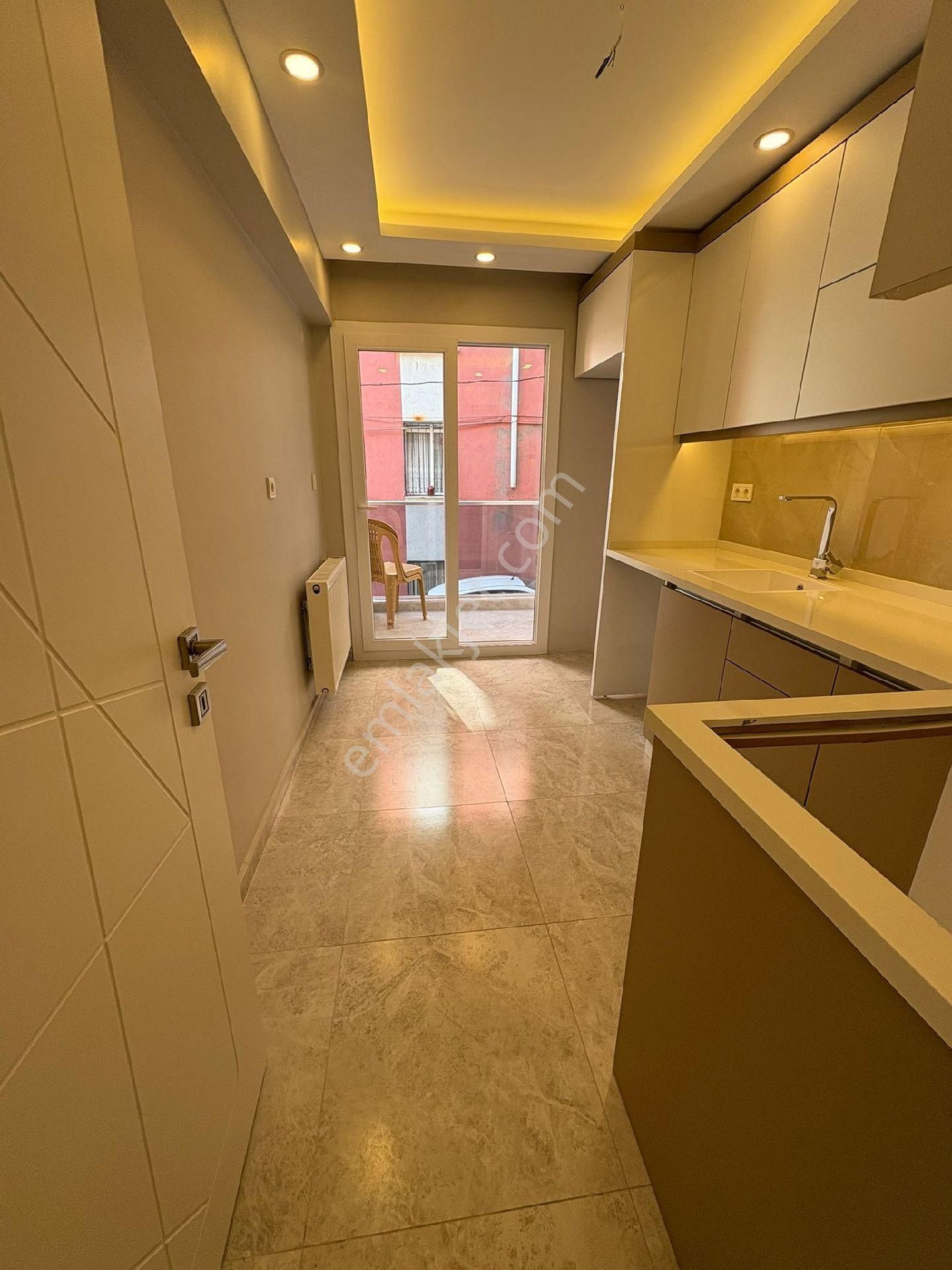 Altıntaş'ta İnönü Cadde Yanı İçi Yapılı Doğalgazlı Satılık Daire