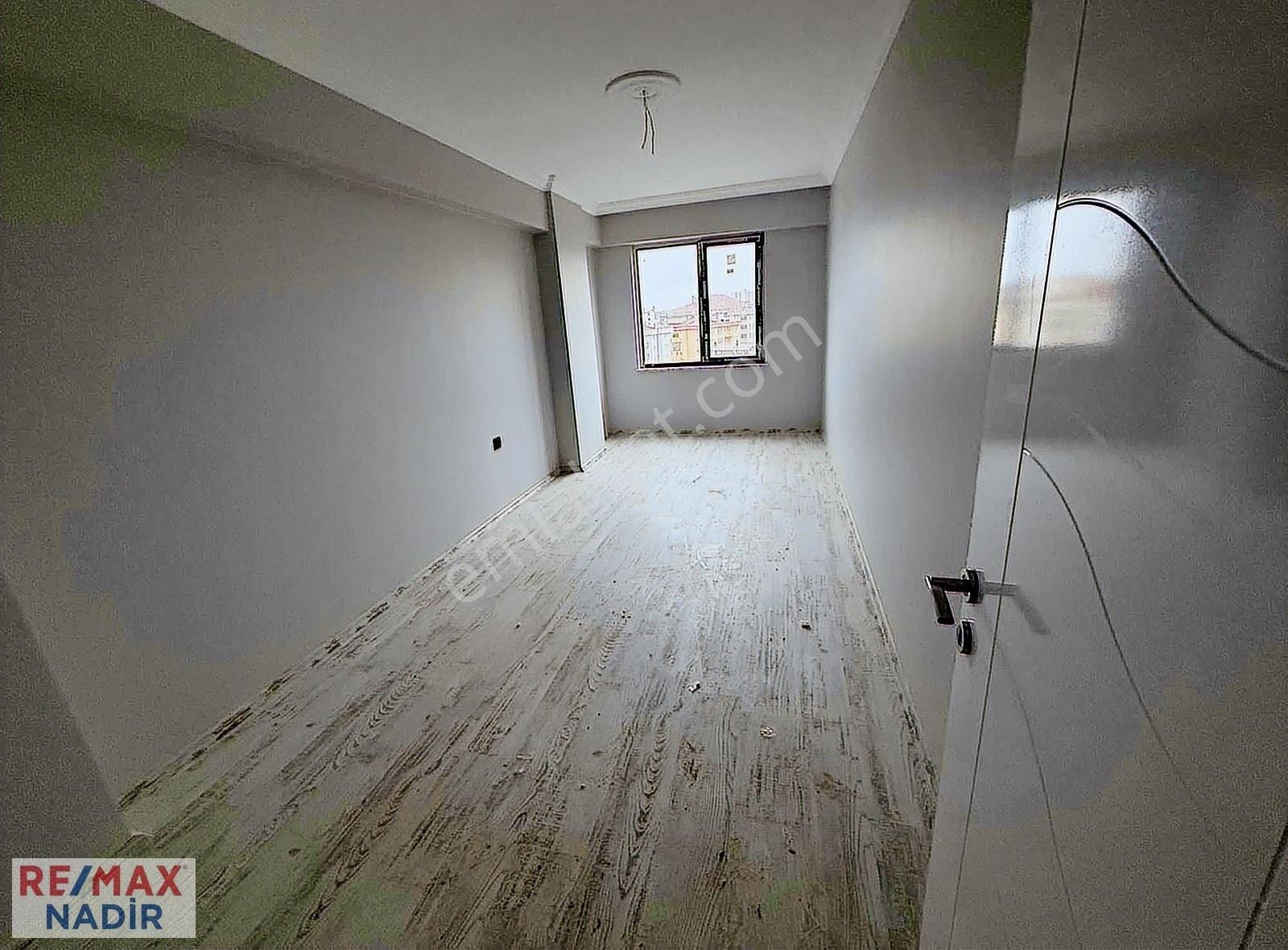 Remax Nadir'den Aksu Mahallesi Satılık 125 M2 2+1 Satılık Daire - Görsel 4