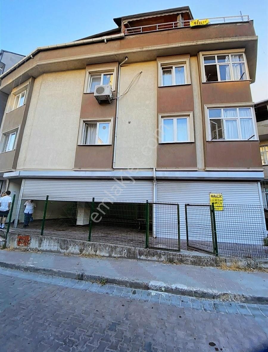 İstanbul Söğütlüçeşme De Satılık Komple Bina