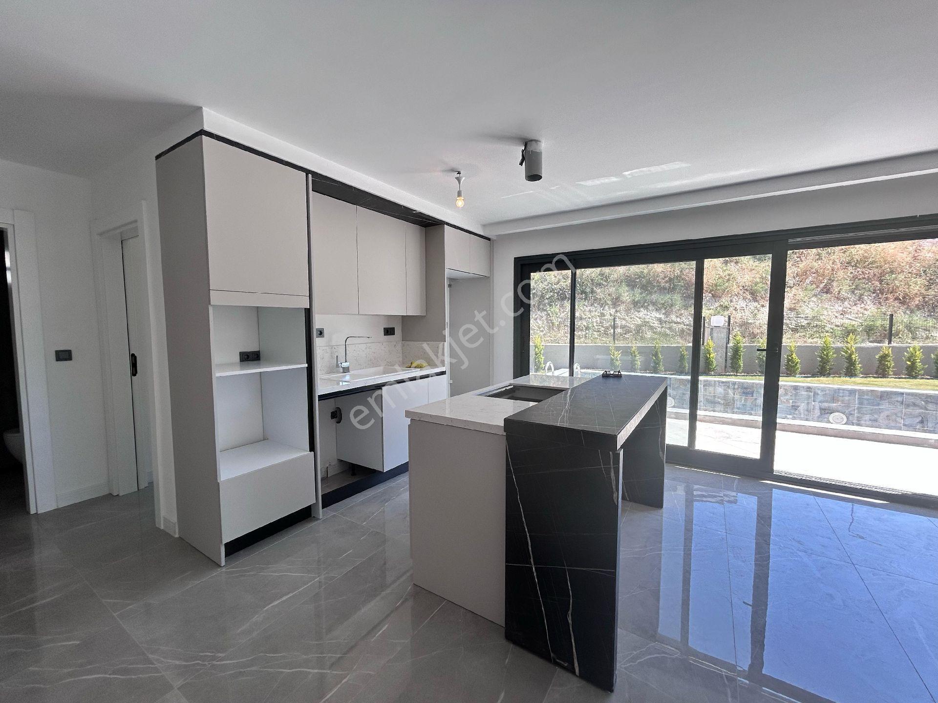 Karaova Yavansu Mevkiinde 4+1 160m2 4 Suit Odalı Özel Havuzlu Müstakil Villa - Görsel 12