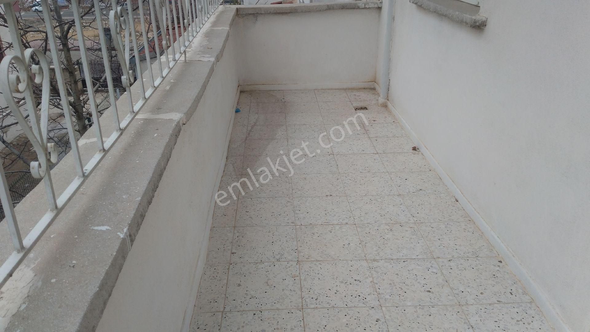 Satılık İnönü Mahallesi'nde Yunus Emre Caddesi 3 Katlı Komple Satılık Bina Her Dairesi 3+1 Bahçeli - Görsel 23