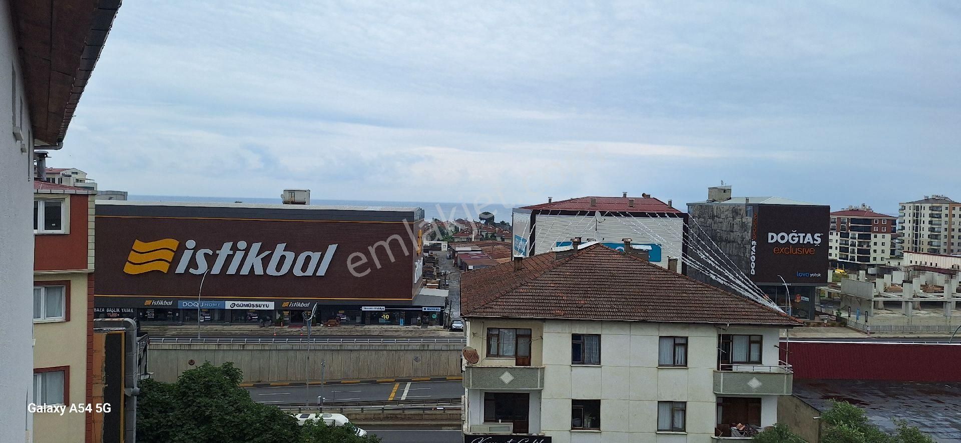 Trabzon Yomra Kaṣüstünde,1 Daire Fiyatına 9 Daire Ve Dükkanlı Komple Satılık Muhteșem Sıfır Bina