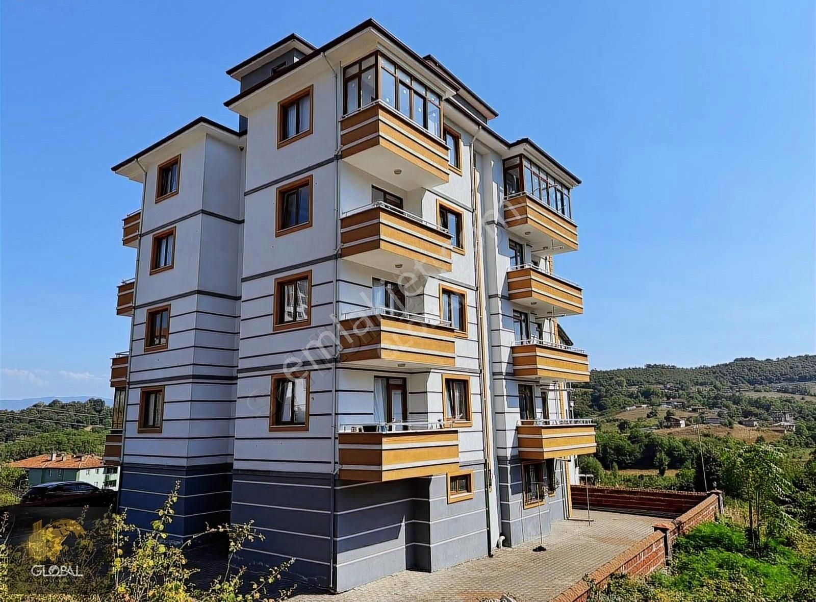 Global'den Merkezi Konumda Arakat, Çift Balkonlu Kiralık Daire