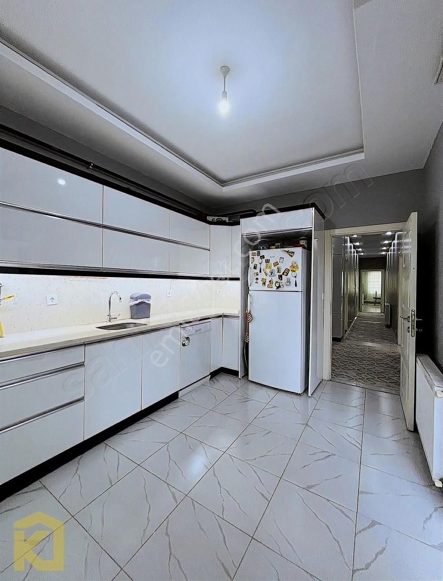 Koyuncuoğlu'ndan Çevre Yolu Adliye Karşısı 3+1