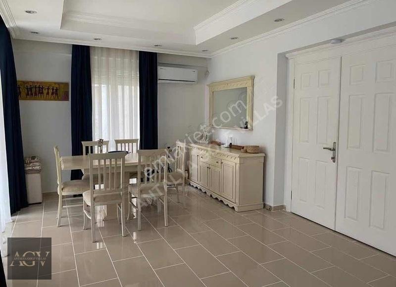Antalya Belek'te Royal Sitesi İçeresinde 4+1 Eşyalı Villa - Görsel 8